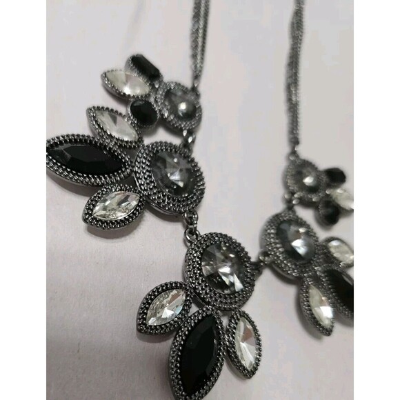 Sparkling Necklace Black and Silvertone With Crystals-Look Party Cruise Classic - Picture 3 of 6